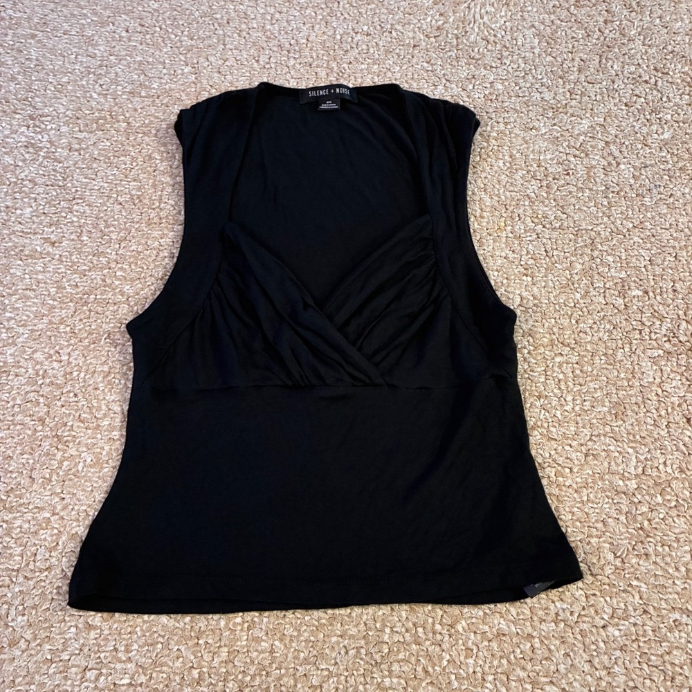 Silence + Noise Womens Top Medium Black Sleeveless Surplice V Neck Stretch